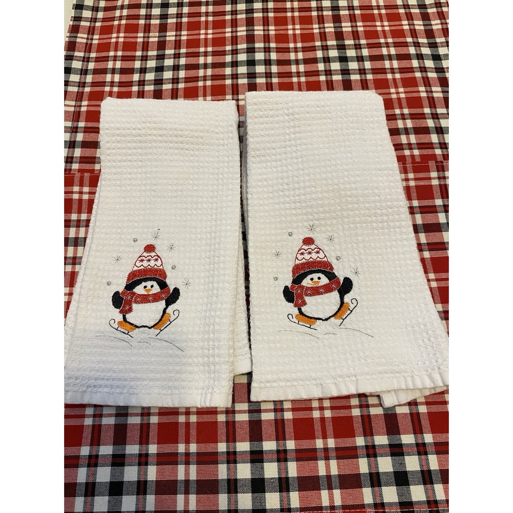 Christmas Winter Holiday Skating Penguins‎ Kitchen/Bath Hand Towels 2-piece Set.